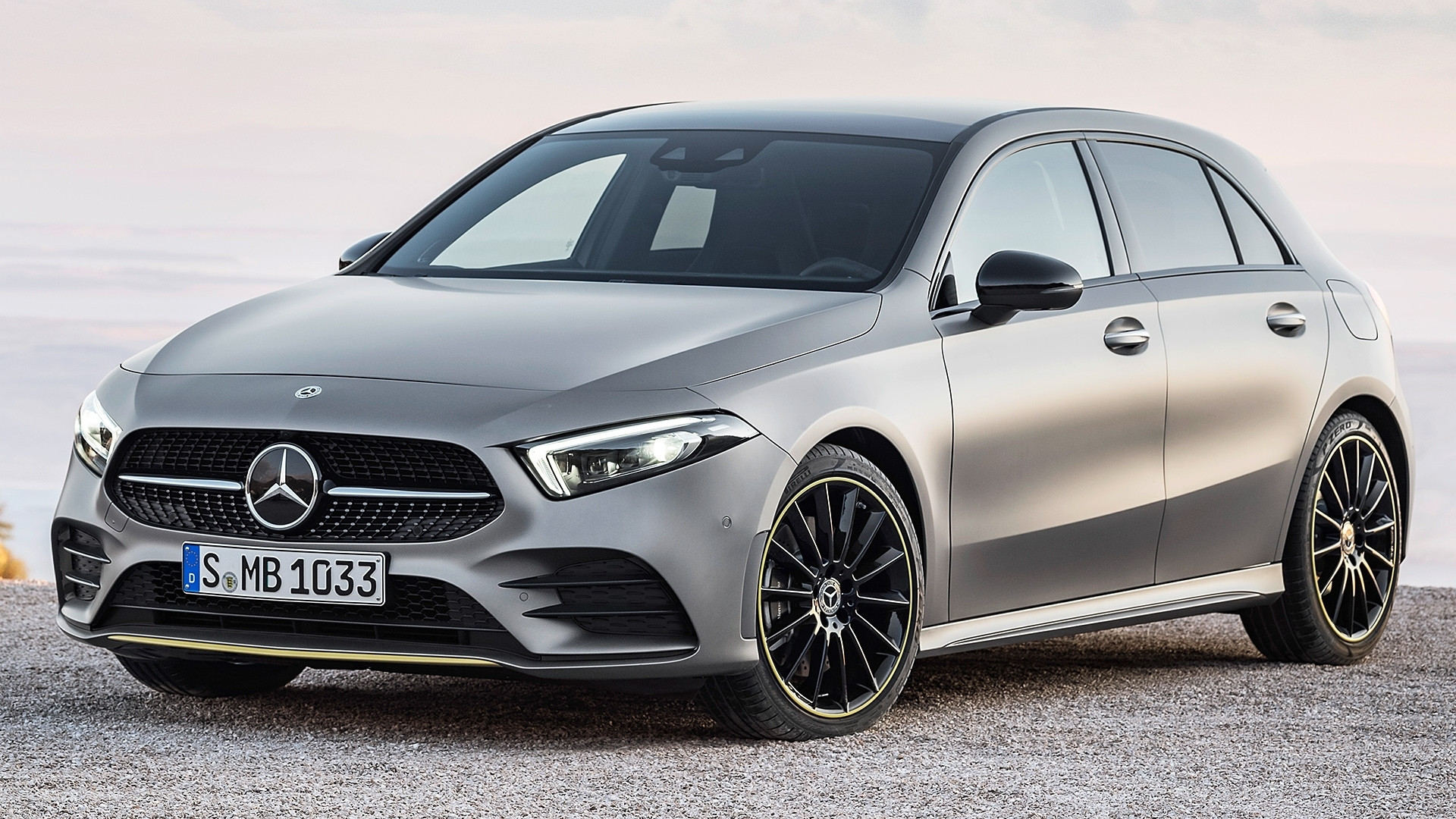 copertina-nuova-mercedes-classe-a-la-rivoluzione-nasce-da-dentro
